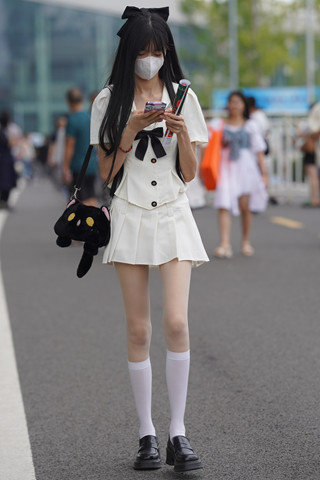 苗条的小妹