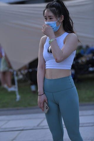 美女紧身裤